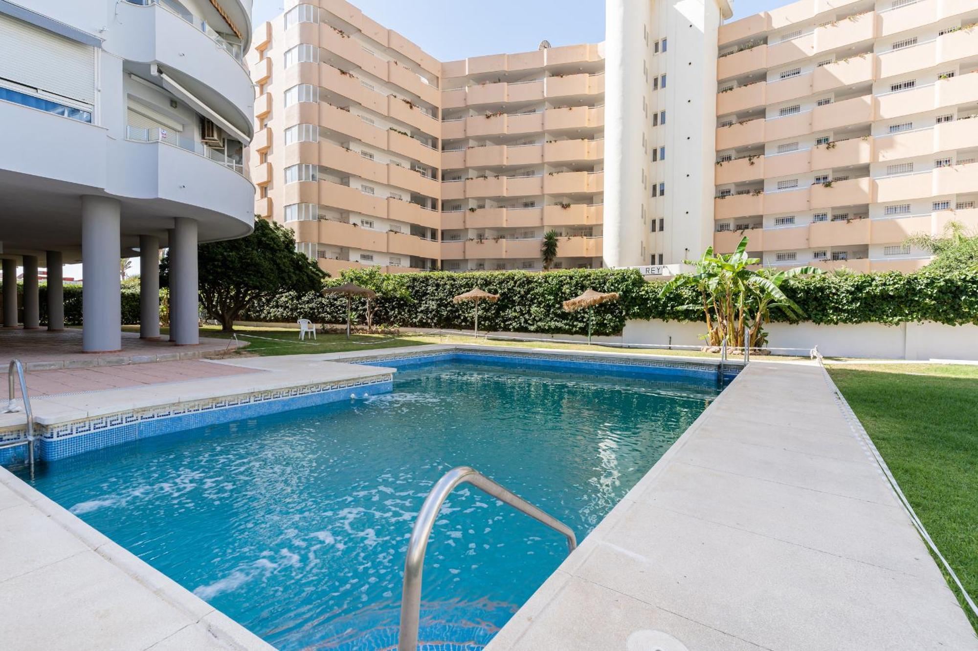 Blonzu Dominicana Фуэнхирола Экстерьер фото